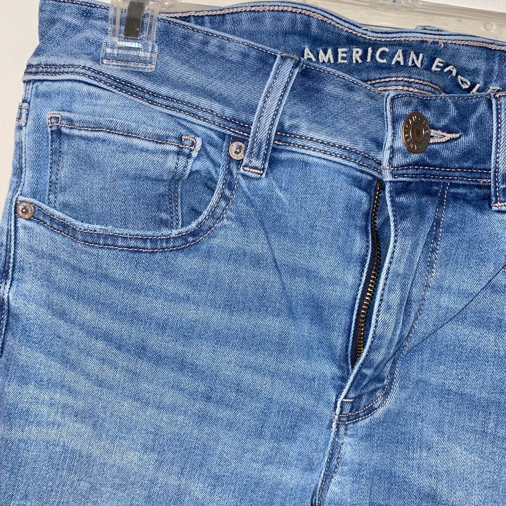 American Eagle Outfitters: Women’s Jeans (Size 8—SHORT)
